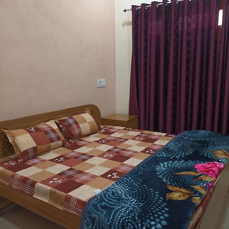 Anant Paying Guest House Ayodhya Eksteriør bilde