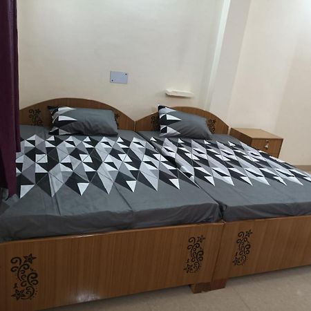 Anant Paying Guest House Ayodhya Eksteriør bilde