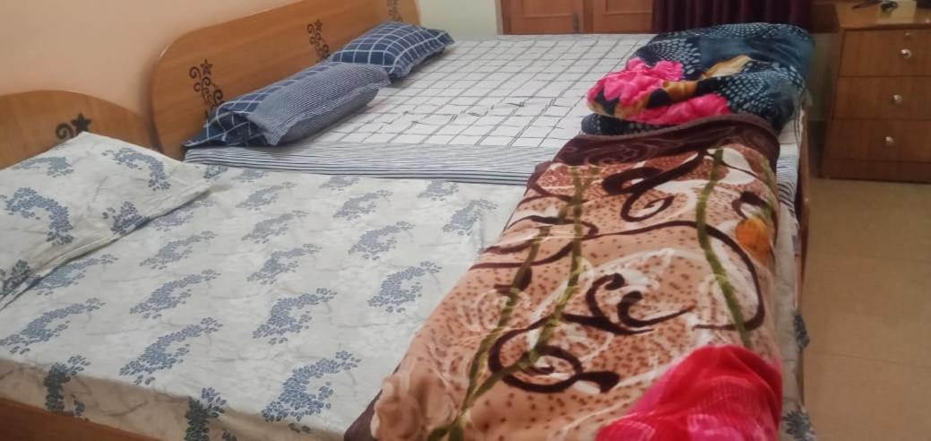 Anant Paying Guest House Ayodhya Eksteriør bilde