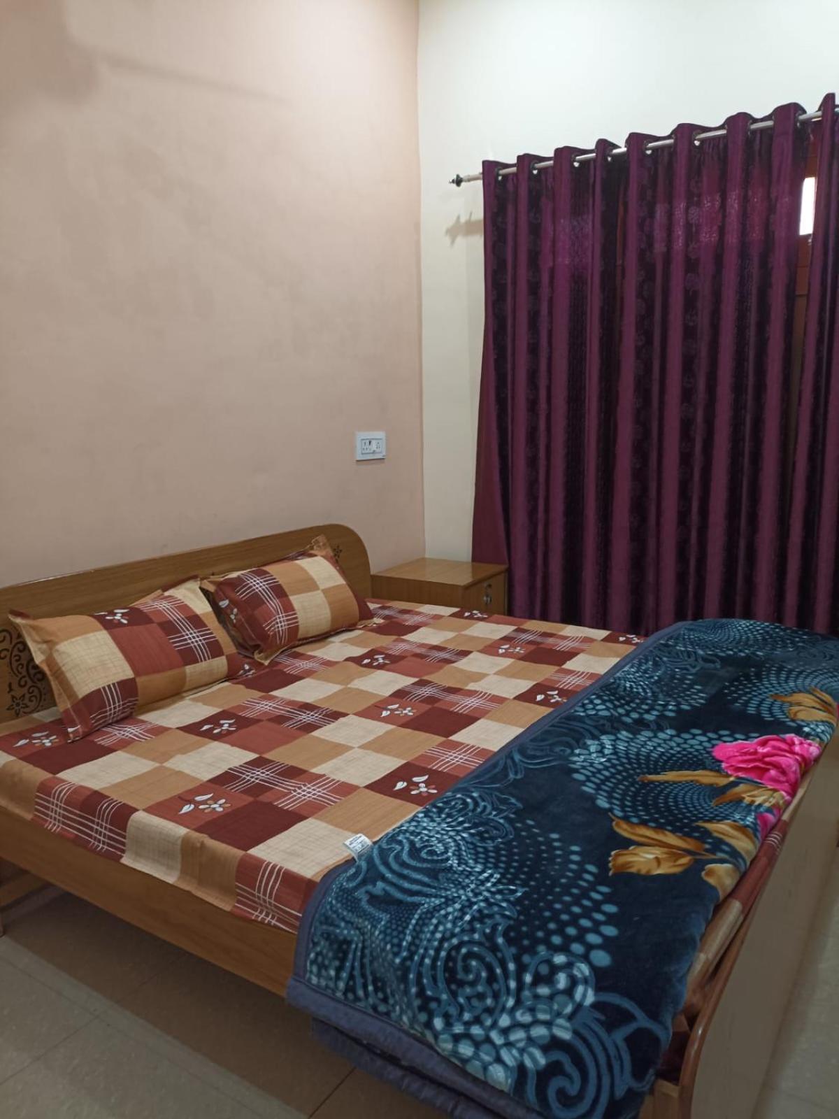 Anant Paying Guest House Ayodhya Eksteriør bilde
