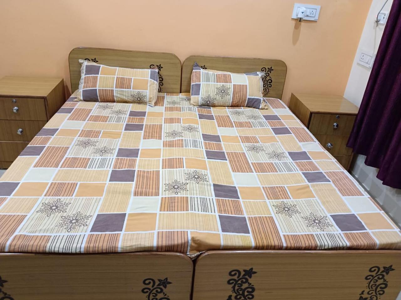 Anant Paying Guest House Ayodhya Eksteriør bilde